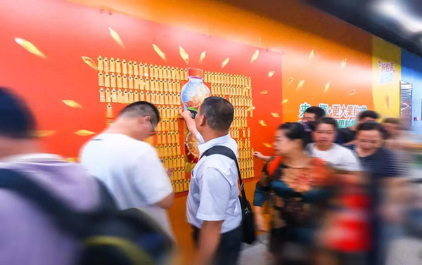 美汁源告訴你，飲品戶外廣告如何玩轉(zhuǎn)互動(dòng)營(yíng)銷