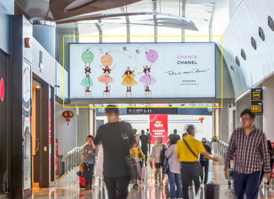 ?？跈C場國內候機廳免稅店區(qū)域燈箱廣告