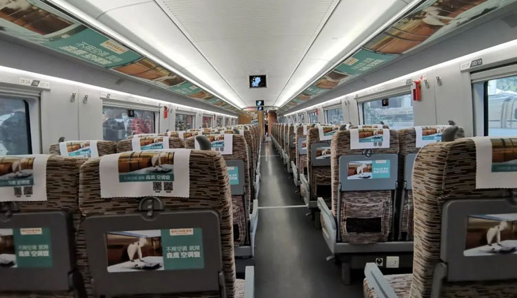 森鷹高鐵列車(chē)小桌板、頭枕巾廣告