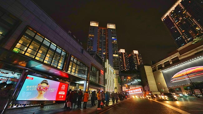 品牌和商家為什么要投放重慶候車亭廣告？