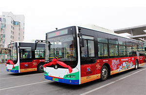 青島公交廣告線路案例，食品快消青島公交車廣告，青島公交車身廣告效果怎么樣？