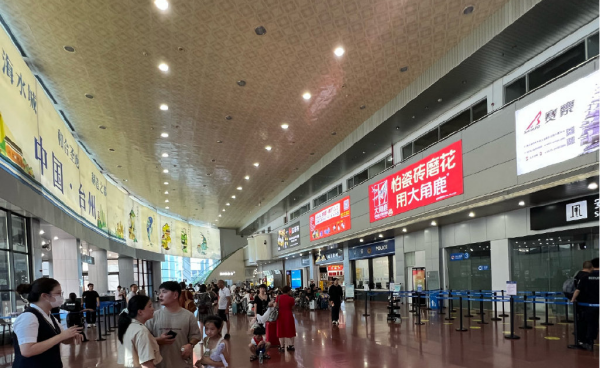 臺州路橋機場最大廣告牌價格多少錢？臺州機場廣告面積位置優(yōu)勢
