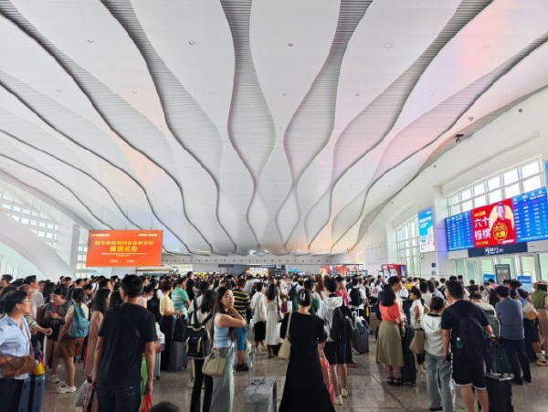 連云港高鐵站廣告價格？連云港站高鐵LED廣告大屏廣告牌位置優(yōu)勢