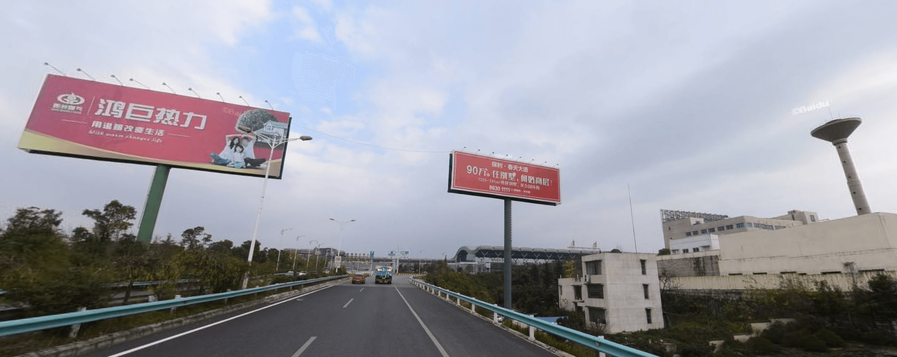 貴陽機(jī)場高速立柱大牌廣告價格收費(fèi)多少錢？貴陽機(jī)場路高桿廣告牌