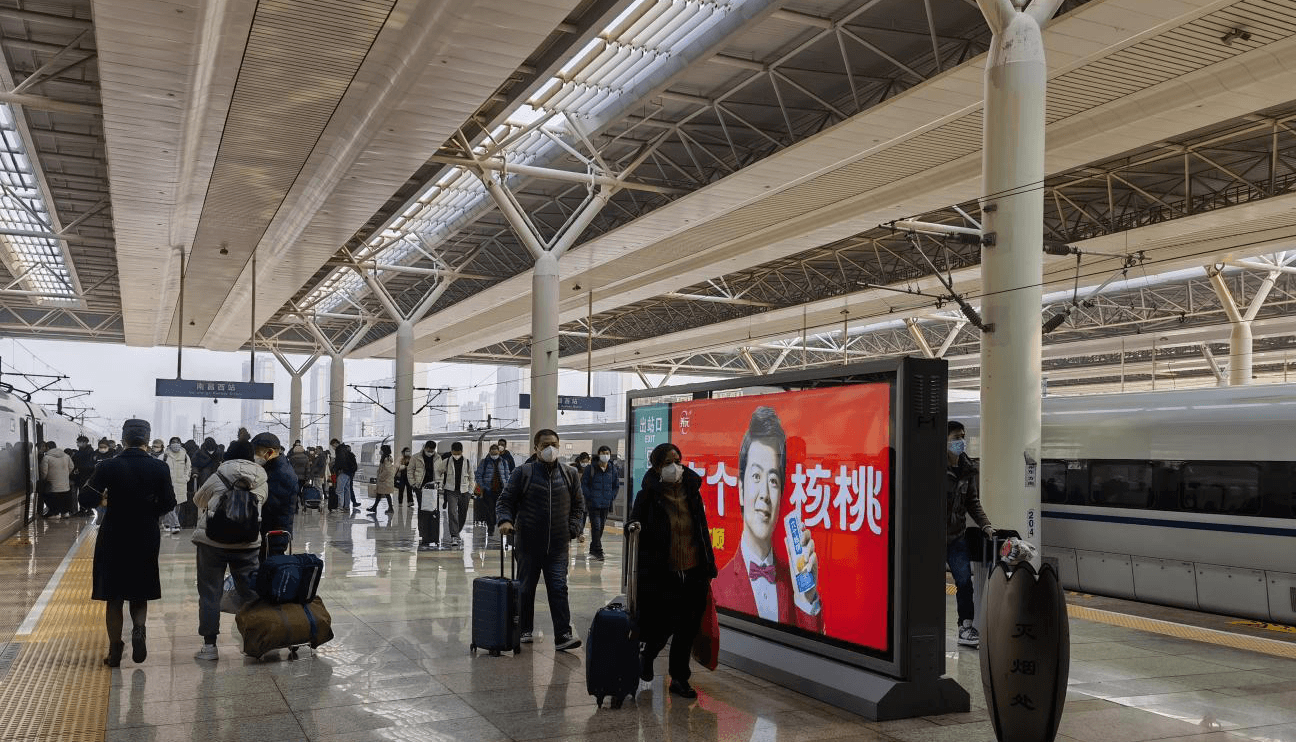 南昌西站廣告價格收費多少錢？南昌西高鐵站春運候車熱門廣告牌