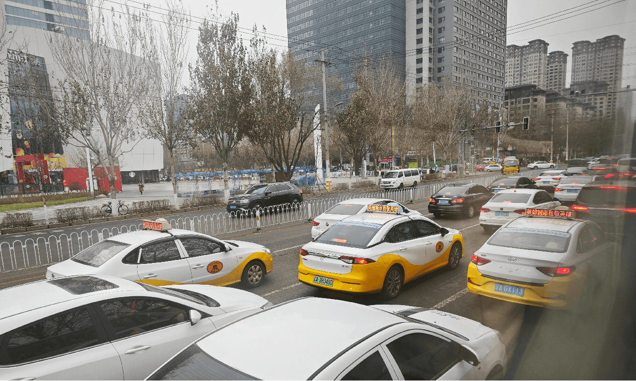 沈陽出租車廣告價格收費多少錢？沈陽出租車頂屏廣告節(jié)日慶典