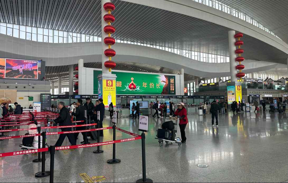蘭州中川機(jī)場(chǎng)廣告價(jià)格收費(fèi)，蘭州機(jī)場(chǎng)春運(yùn)出發(fā)到達(dá)廣告LED大屏