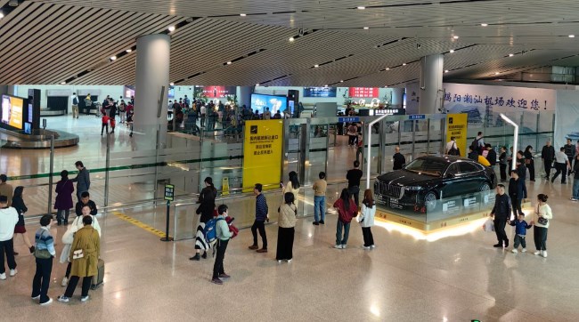 揭陽潮汕機(jī)場廣告價格收費(fèi)，潮汕機(jī)場到達(dá)行李廳廣告燈箱展位