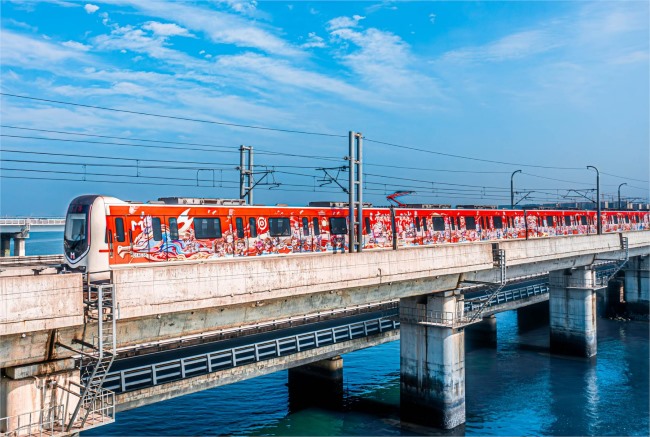 廈門地鐵內(nèi)外包車廣告游戲車身案例圖，廈門地鐵列車廣告價(jià)格收費(fèi)