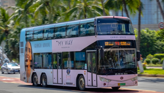 海口公交巴士車身廣告價格收費，海口公交車身外包車廣告雙層巴士