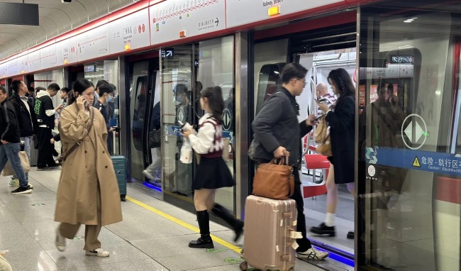 佛山地鐵播音導(dǎo)向廣告價格種類，佛山地鐵列車站臺語音播報廣告