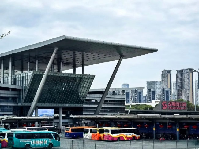 深圳灣口岸出入口通道LED大屏廣告牌，南山深圳灣口岸廣告價(jià)格收費(fèi)