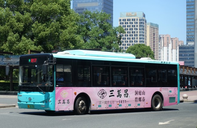 蘇州公交車巴士車身廣告茶葉投放案例，蘇州公交外車身貼廣告價(jià)格