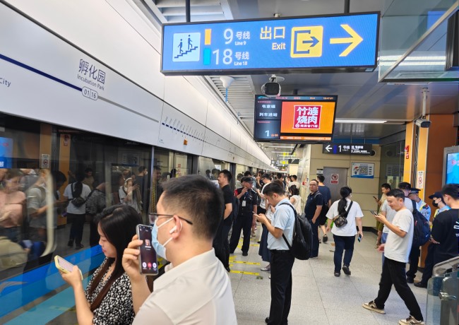 成都地鐵車廂電視小屏站臺列車廣告，成都地鐵視頻電子屏廣告價(jià)格