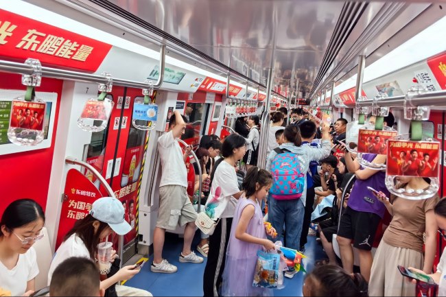 福州地鐵車內(nèi)貼紙內(nèi)包車廣告品牌列車投放，福州地鐵列車廣告價(jià)格