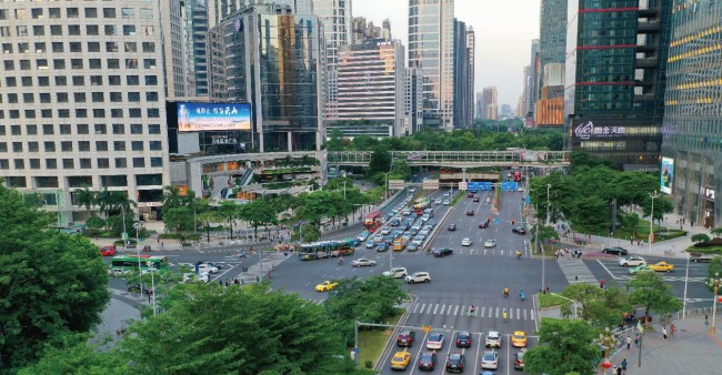 廣州天河珠江新城高德置地弧面LED大屏廣告，廣州LED大屏廣告價格