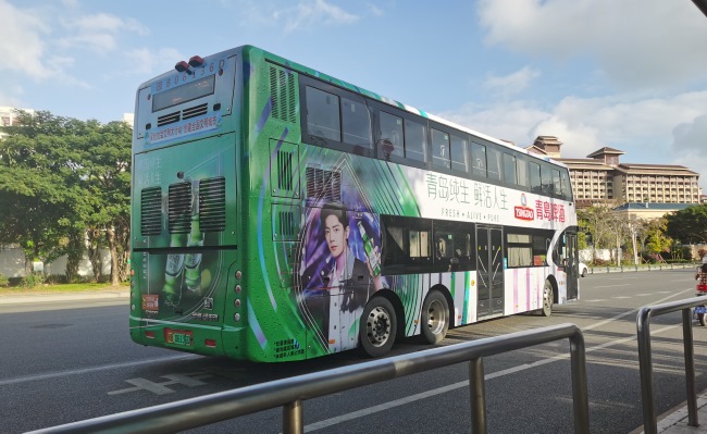 三亞公交車雙層巴士廣告價(jià)格，三亞雙層旅游觀光公交車身廣告投放
