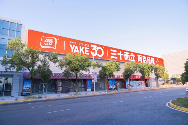 泉州晉江機(jī)場出發(fā)戶外落客圍擋LED橫屏，泉州機(jī)場大屏廣告價格