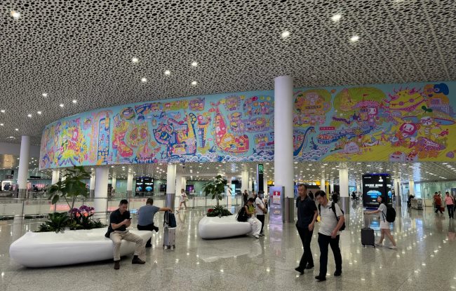 深圳寶安機(jī)場國際到達(dá)通道燈箱廣告，深圳機(jī)場廣告牌價格