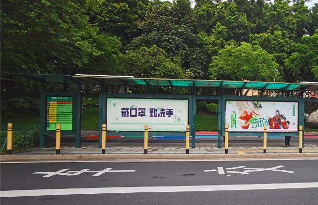 佛山順德公交候車亭站臺(tái)燈箱廣告，佛山公交車站牌廣告價(jià)格