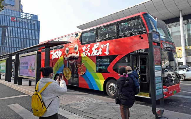 杭州雙層公交廣告外車身貼巴士廣告，杭州公交車廣告價格
