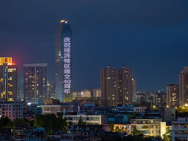 榮燦惠州中心IFC外墻燈光秀廣告投放，惠州LED大屏廣告價格
