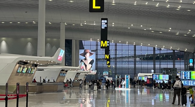 廣州機(jī)場出發(fā)大廳LED巨屏廣告投放，廣州白云機(jī)場廣告價(jià)格
