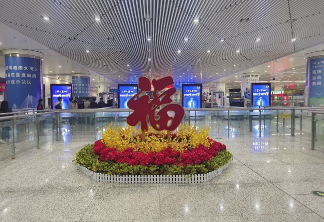 福田高鐵站進(jìn)站安檢閘機(jī)口廣告，深圳福田站大屏廣告價(jià)格