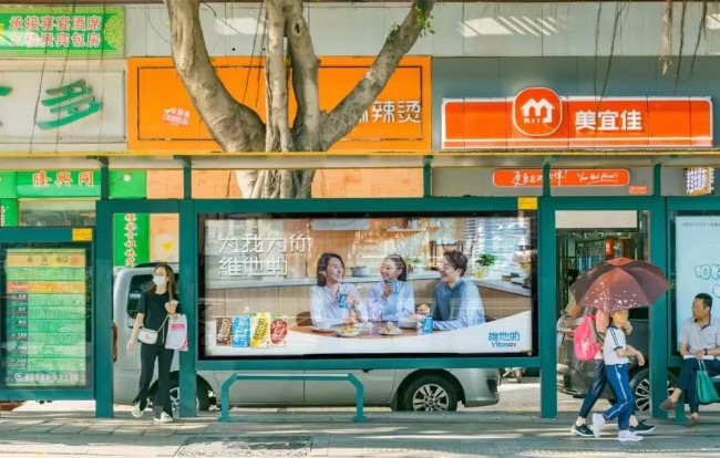 廣州巴士站臺(tái)燈箱廣告投放，廣州公交候車(chē)亭廣告價(jià)格