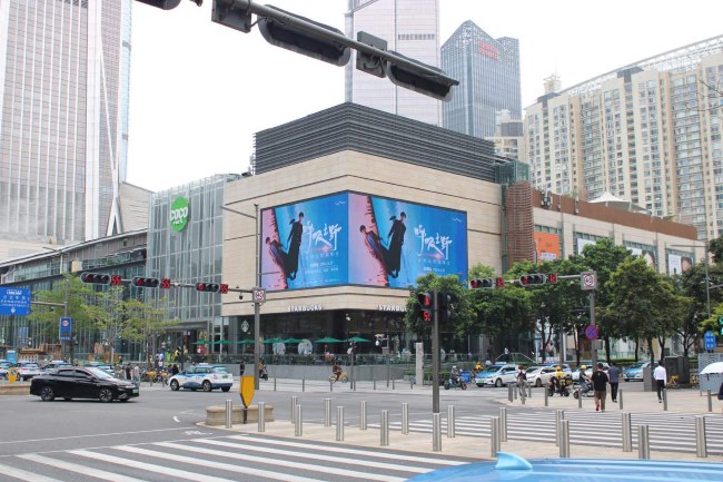 深圳福田COCOpark商場(chǎng)外墻折角LED廣告投放，深圳商場(chǎng)大屏廣告價(jià)格