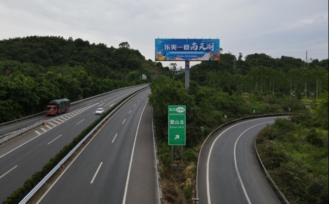 重慶渝涪渝遂高桿立柱廣告投放，重慶渝瀘高速大牌廣告價(jià)格