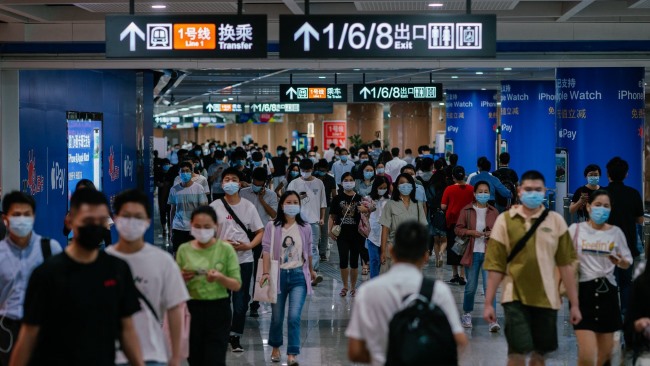 廈門呂厝地鐵站換乘通道墻面廣告投放，廈門地鐵廣告價格
