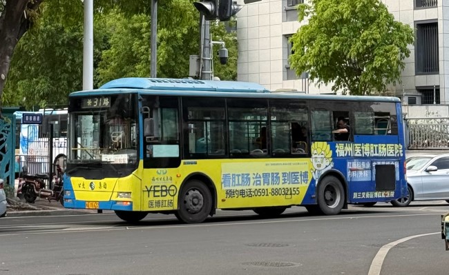 福州公交車身外車貼涂裝廣告投放，福州公交巴士廣告價(jià)格