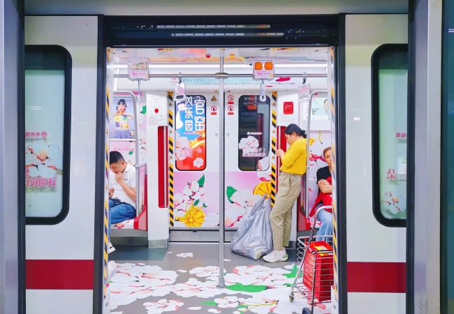 長沙地鐵2號線全景內(nèi)包車貼廣告，長沙地鐵車廂廣告價格