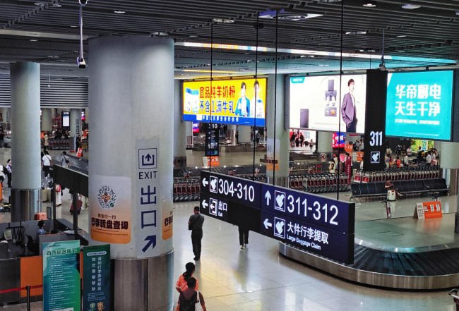 西安咸陽機(jī)場到達(dá)行李廳高空燈箱廣告投放，西安機(jī)場廣告價(jià)格