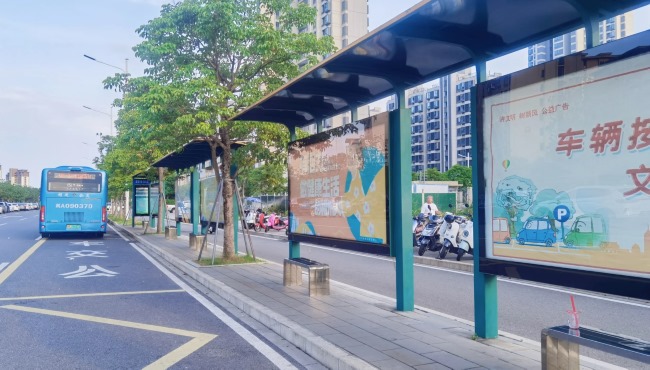 福州公交站臺(tái)大牌廣告投放，福州巴士候車(chē)亭大牌廣告價(jià)格