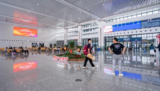 惠州市有幾個(gè)高鐵站？這些高鐵站的廣告價(jià)值如何？適合哪些行業(yè)投放？