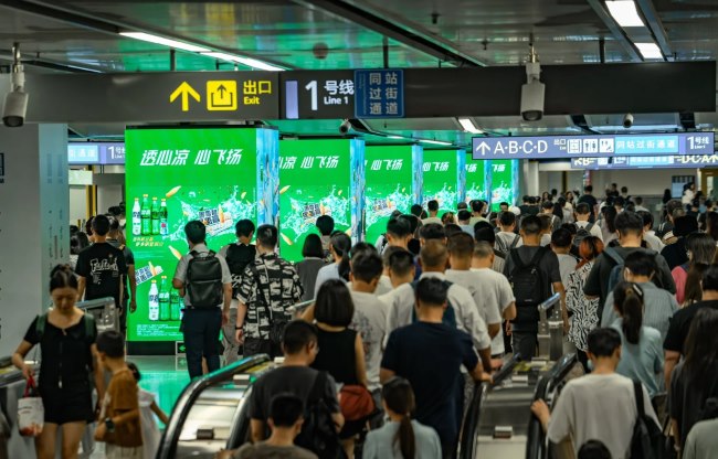 成都地鐵孵化園站廳包柱LED廣告投放，成都南站地鐵大屏廣告