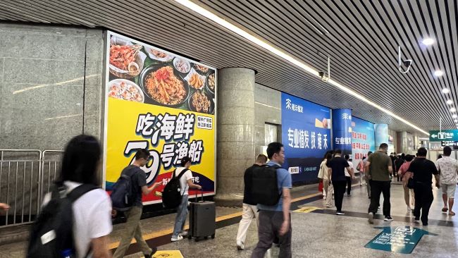 廣州東站出站口墻面燈箱廣告投放，廣州東高鐵站大屏廣告價格