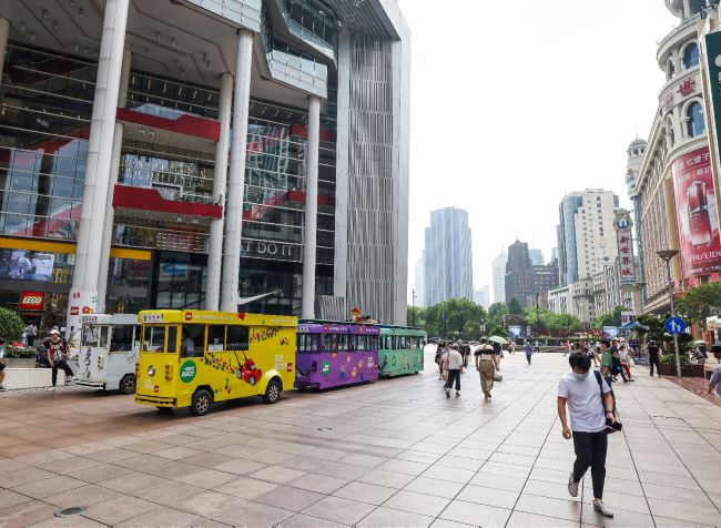 上海觀光巴士外車貼巴士廣告投放，上海鐺鐺車小火車廣告價格