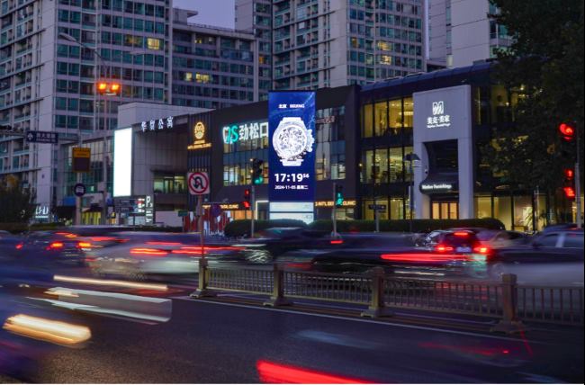北京華貿(mào)中心SKP北街三面立柱LED廣告投放，北京LED大屏廣告價格